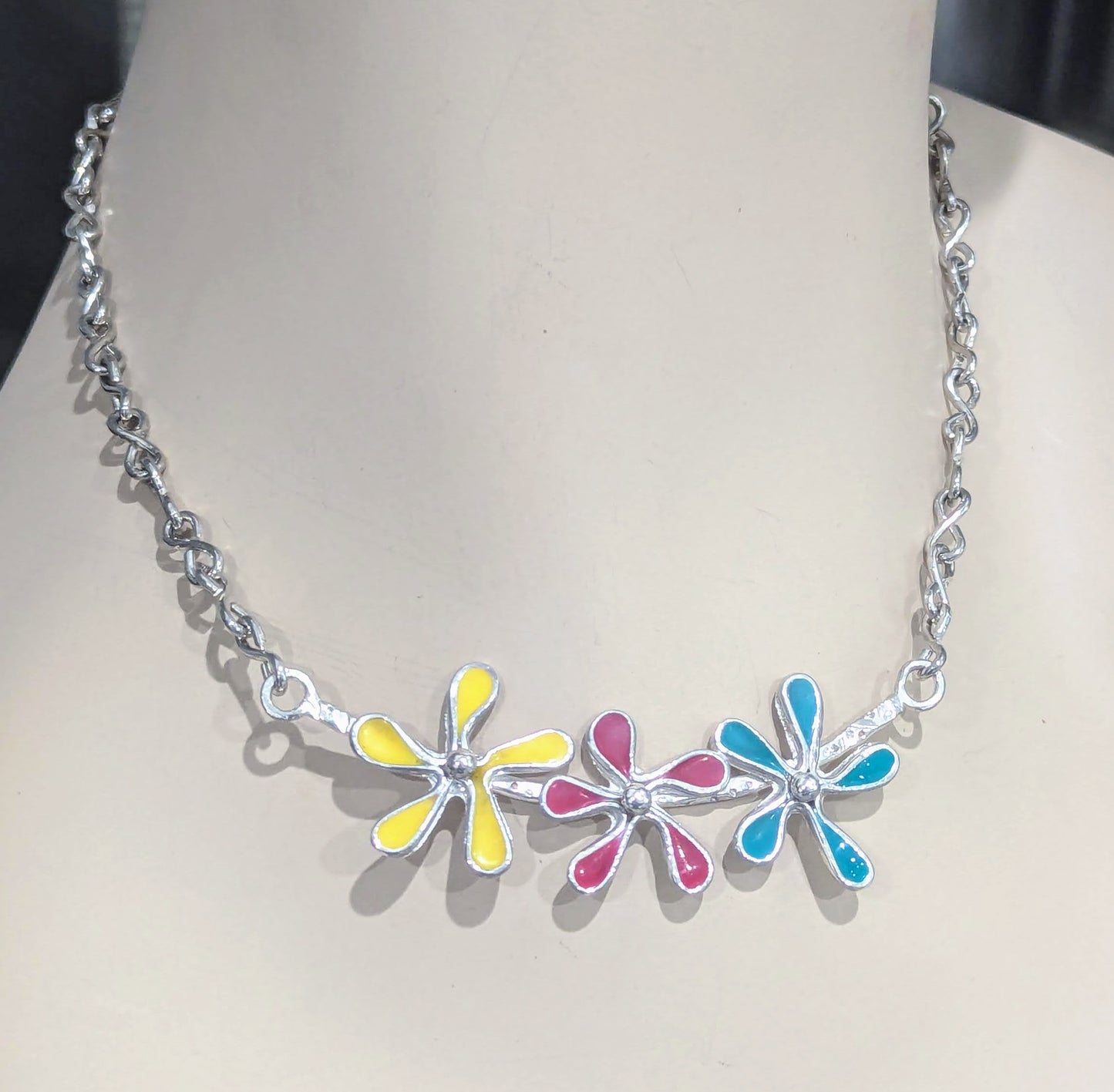 Nano ceramic colorful 3 flower necklace