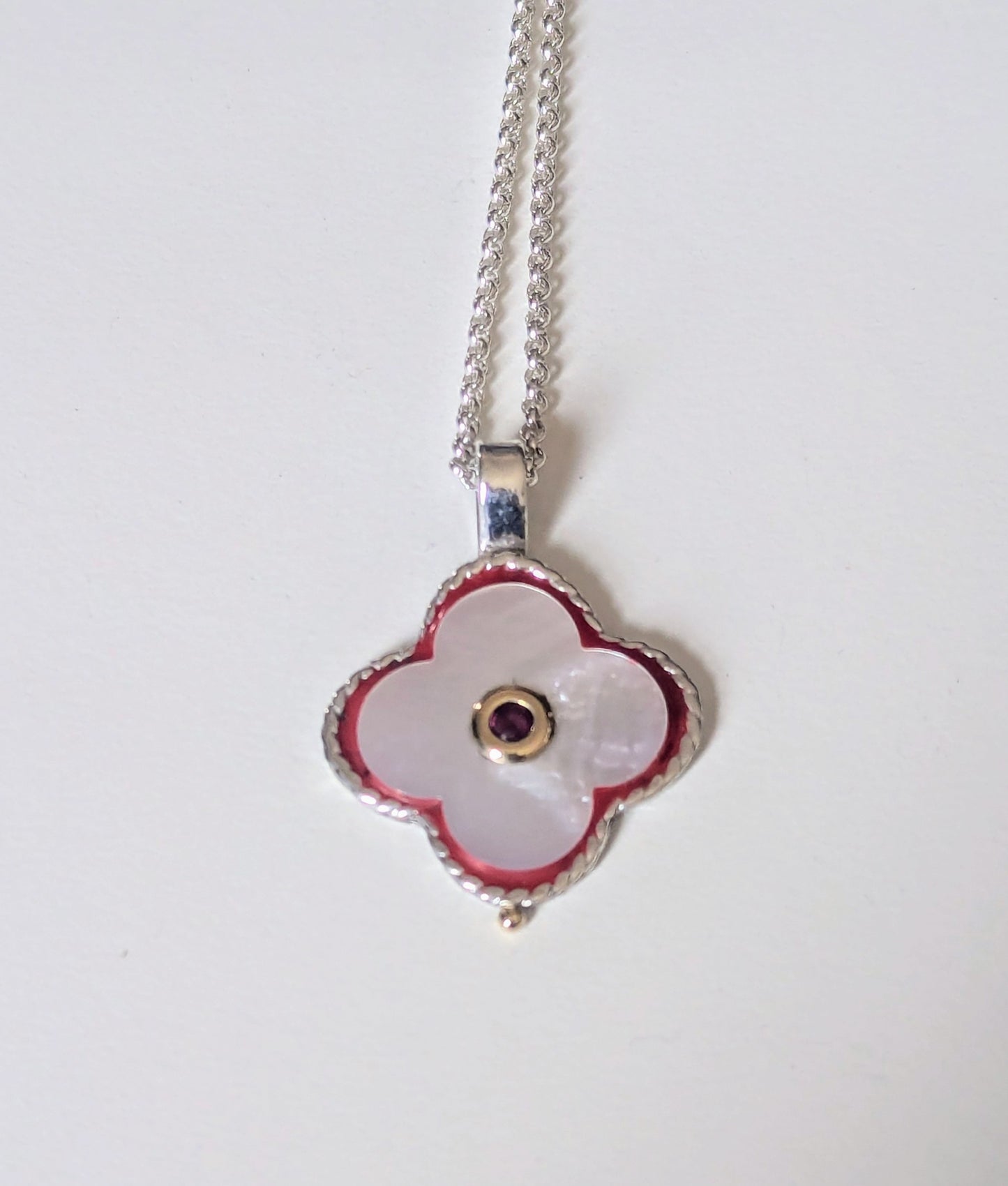 Clover white mother of pearl pendant with raspberry pink