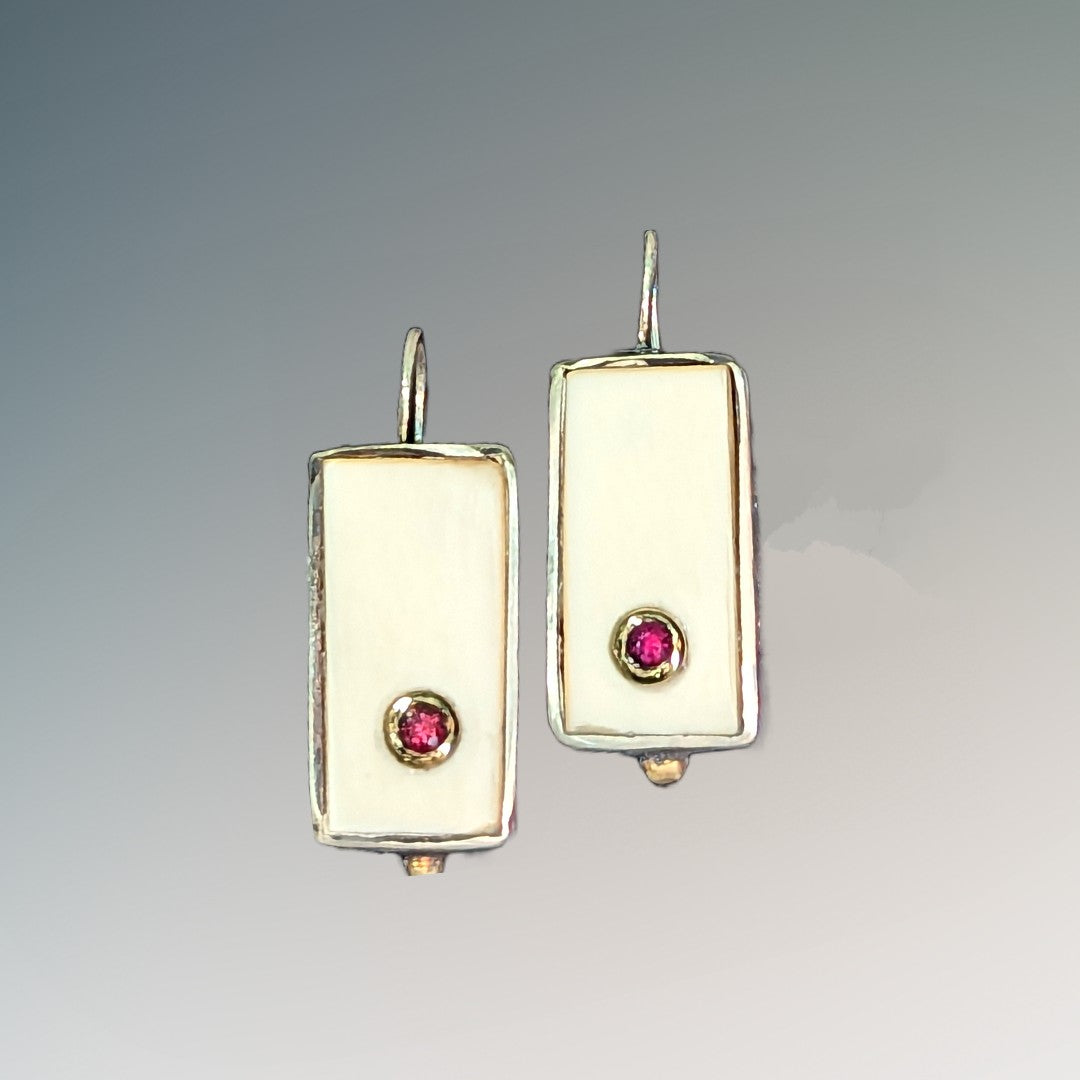 Vintage bakelite and garnet earrings