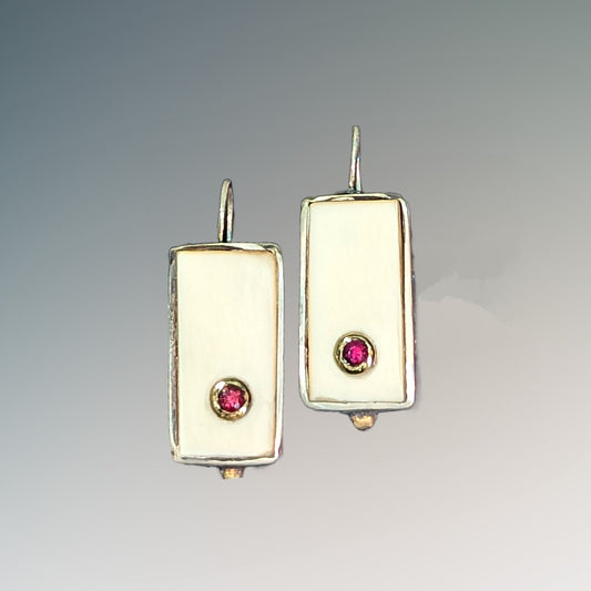 Vintage bakelite and garnet earrings